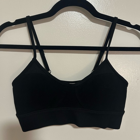 Alo Yoga Alosoft Head Start Bra - Black - XS - Picture 4 of 6